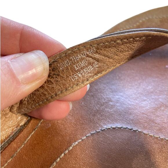 OluKai Kumu Full Grain Leather Sandals Flip Flops Thong Slip On Metallic Bronze - Picture 9 of 9